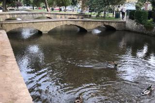 Historic Cotswold Chic Style for UK staycation - Bourton on the Water - 5