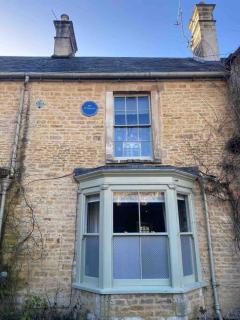 Historic Cotswold Chic Style for UK staycation - 4