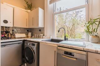 Charming 1 Bedroom Retreat in Central Windsor - 3