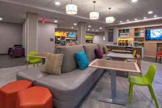 Home2 Suites by Hilton Omaha I-80 at 72nd Street, NE - Omaha - 1