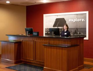 Hampton Inn Gloucester - Gloucester - 7