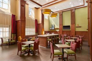Hampton Inn & Suites Williamsburg Historic District - Williamsburg - 4