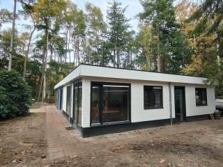 Kindvriendelijke bungalow in het bos bij zwemmeer. - Vilsteren - 4
