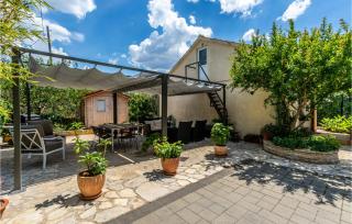 2 Bedroom Nice Home In Brodarica - 4