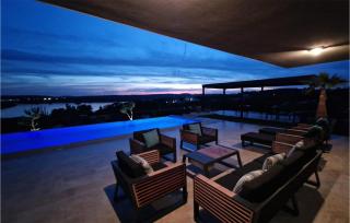 Awesome Home In Medulin - 2