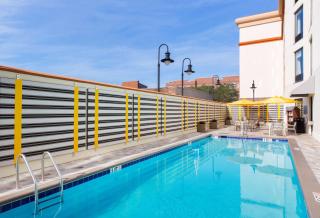 DoubleTree by Hilton Historic Savannah - 3