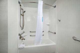 Hampton Inn Louisville/I-65/Brooks Road - 2