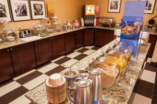 Hampton Inn Clarksville - Clarksville - 1