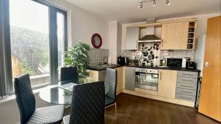 2 Bed Flat Near Deansgate - Manchester - 9