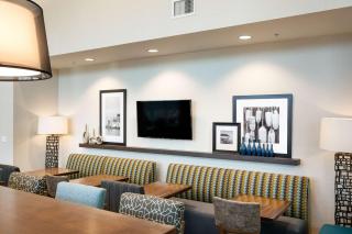 Hampton Inn & Suites by Hilton Seattle/Northgate - Seattle - 4