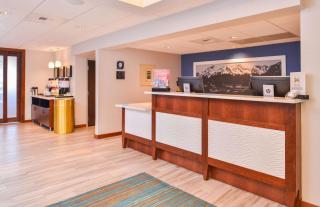 Hampton Inn Seattle Airport - 6