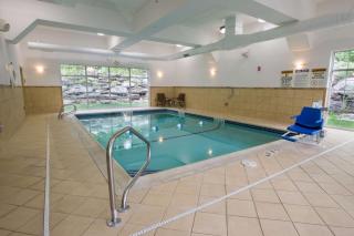 Hampton Inn & Suites Berkshires-Lenox - Lenox - 4