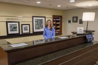 Hampton Inn & Suites Berkshires-Lenox - Lenox - 5