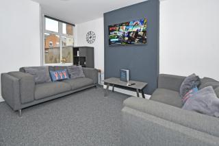 Beaumont House - By Sigma Stays - Crewe - 7