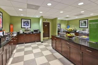 Hampton Inn & Suites Providence-Warwick Airport - Warwick - 3