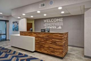 Hampton Inn Potomac Mills Woodbridge - Woodbridge - 1