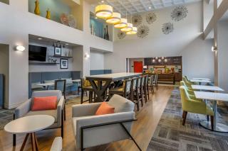 Hampton Inn & Suites Edmonton/West - 7