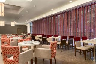 DoubleTree by Hilton Hotel Toronto Airport West - Mississauga - 3