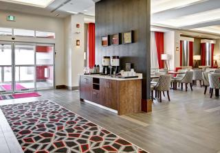 Hampton Inn & Suites - Medicine Hat - 1