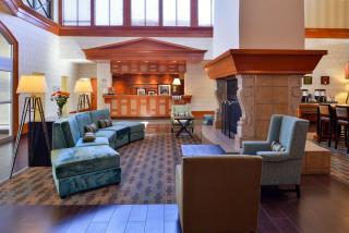 Hampton Inn & Suites by Hilton Calgary University NW - 1