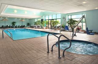 Embassy Suites by Hilton Chicago Lombard - Lombard - 4