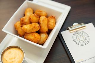 Embassy Suites by Hilton Chicago Lombard - 1