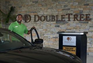 DoubleTree by Hilton Dearborn - 9