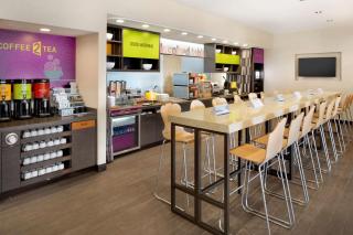 Home2 Suites by Hilton Charlotte Airport - Charlotte - 2