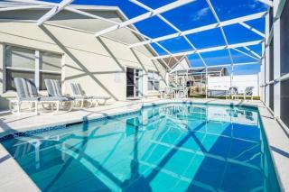 Spacious Vacation Home Near Disney w/ Private Pool- Perfect for Families! - Davenport - 0