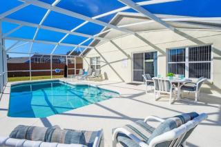 Spacious Vacation Home Near Disney w/ Private Pool- Perfect for Families! - Davenport - 4