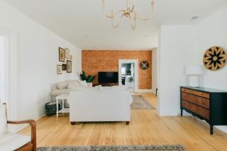 Newly Renovated Vintage Inspired Large 4 BR Home - 4