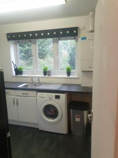 A&S properties, no guest fees, with drive and near city centre - Wolverhampton - 1