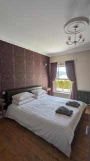 Cheltenham large house with gym, bar & hot tub - 3