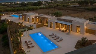 Nuovo Paros-Property of 2 sustainable luxury beach villas - Chrissi Akti - 3