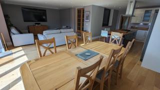 Cheltenham large house with gym, bar & hot tub - 8