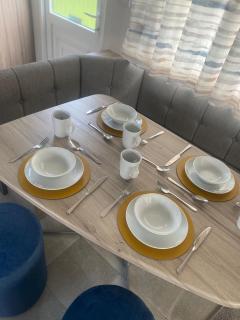 Modern Family Caravan with WiFi at Valley Farm, Clacton-on-Sea - Great Clacton - 2
