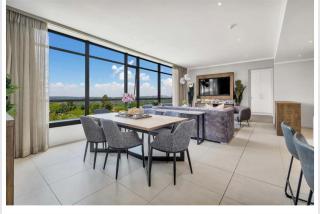 Sandton Sundowner Mini Penthouse - 7