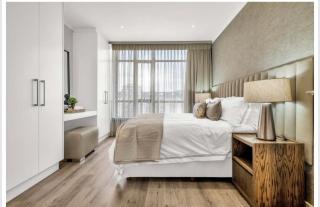 Sandton Sundowner Mini Penthouse - 6