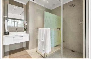 Sandton Sundowner Mini Penthouse - 4