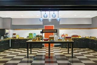 Hampton Inn & Suites Augusta West - Augusta - 1