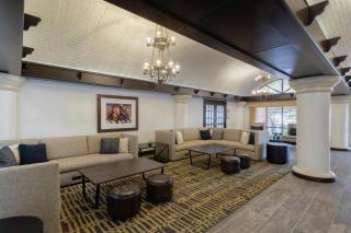 Embassy Suites by Hilton Tulsa I-44 - Tulsa - 8