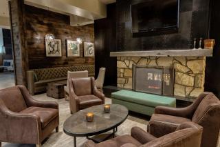 Embassy Suites by Hilton Tulsa I-44 - Tulsa - 6