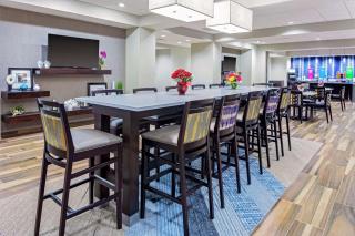 Hampton Inn Cranbury - 8