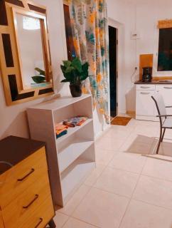 Logement cosy cadre tropical, arbres fruitiers - Les Abymes - 3