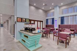 Hampton Inn & Suites Boston/Stoughton, Ma - 1