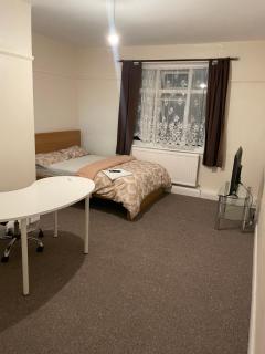 Welcome to your new home. - Redbridge - 8