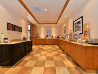 Hampton Inn & Suites Buffalo - Buffalo - 1