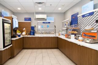 Holiday Inn Express & Suites Sacramento NE Cal Expo by IHG - Sacramento - 9