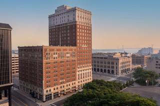 DoubleTree Suites by Hilton Hotel Detroit Downtown - Fort Shelby - Detroit - 8