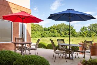 Hampton Inn St. Louis-Columbia - Millstadt Junction - 8